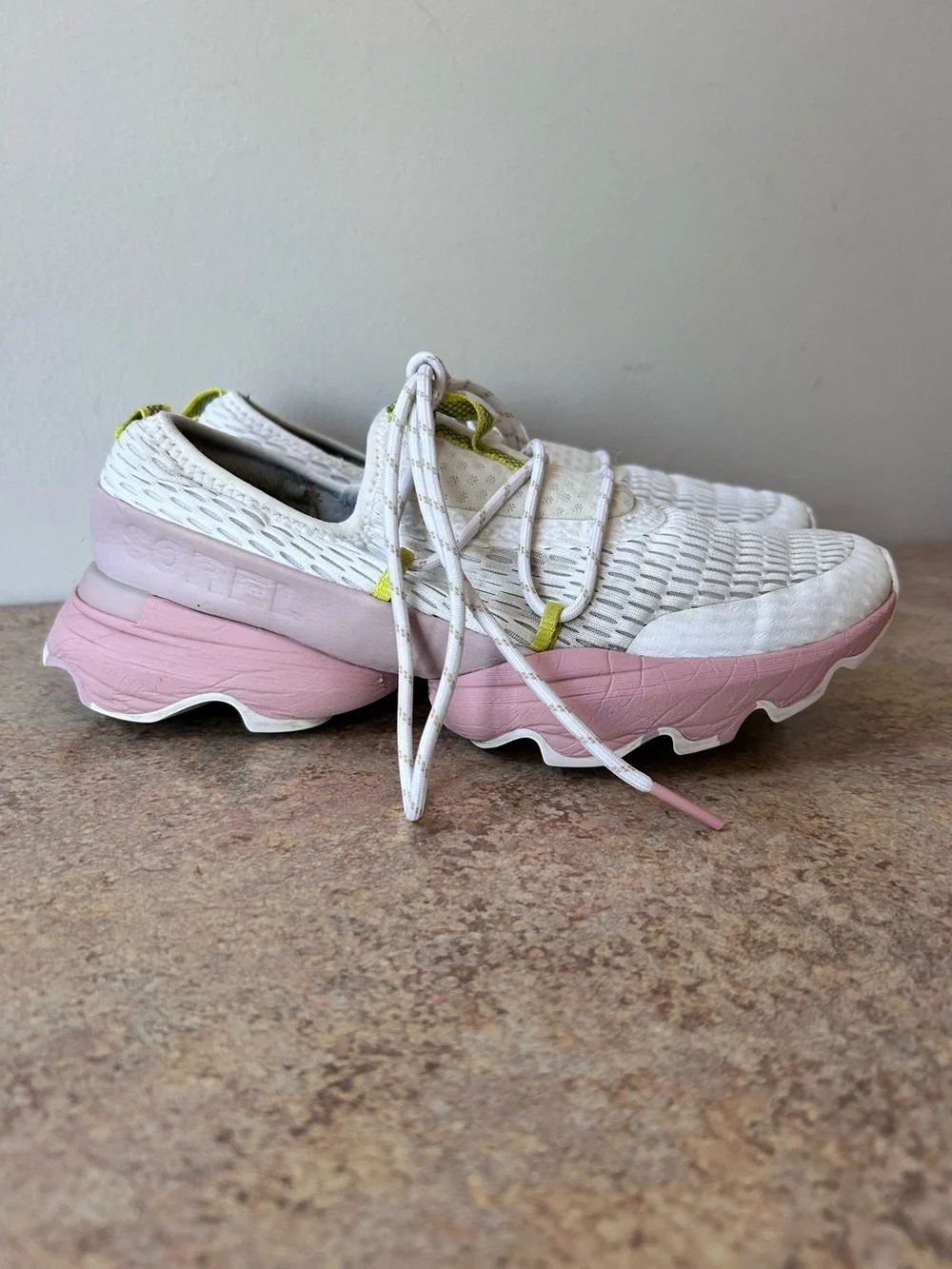 Sorel Women’s Kinetic Impact Rose Pink and White Shoes size 6.5